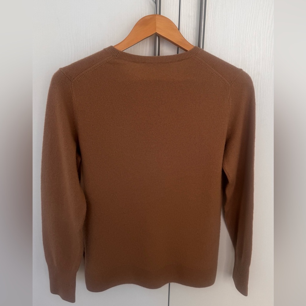 Everlane Women’s Tan Crewneck Sweater - Picture 6 of 6
